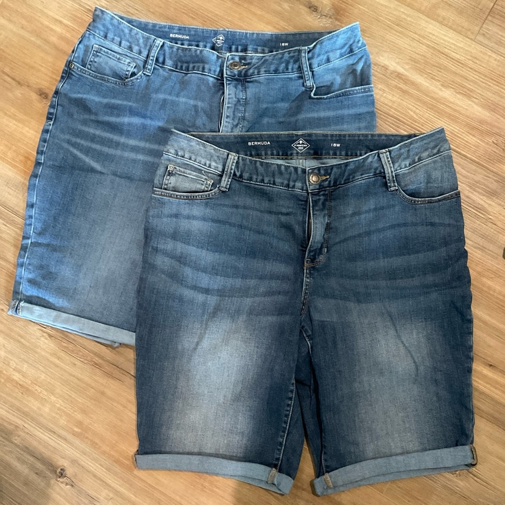 St. John's Bay Classic Blue Stretch Cuffed Bermuda Jean Shorts Size 18W 2 Pair